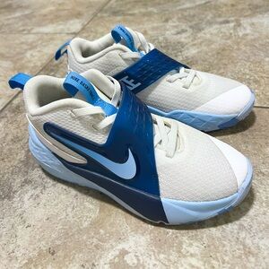 Nike Team Hustle D Psychic Blue Kids Youth Basketball Shoes 1Y